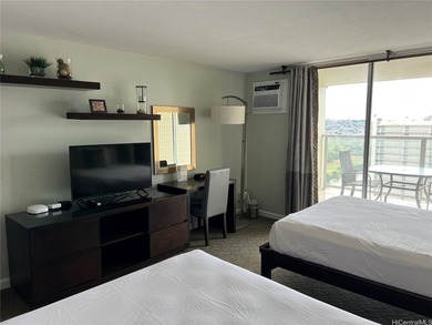 Island Colony is ideally located in the heart of Waikiki, just - photo 4