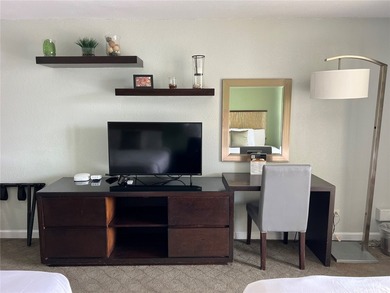 Island Colony is ideally located in the heart of Waikiki, just - photo 5