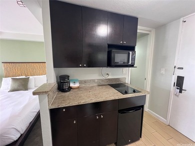Island Colony is ideally located in the heart of Waikiki, just - photo 6