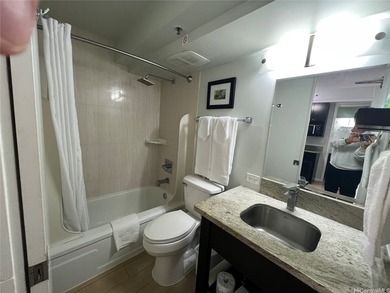 Island Colony is ideally located in the heart of Waikiki, just - photo 8