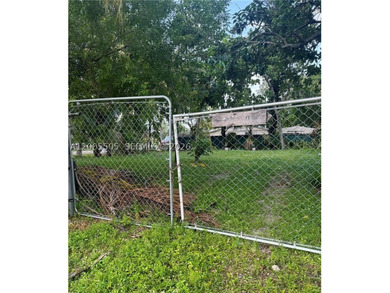 Residential corner lot of 3,750 sq. ft. for sale. Located just - photo 3