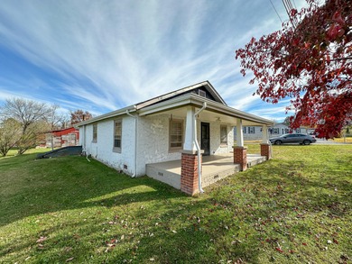 Laurel Lake Home For Sale in Corbin Kentucky