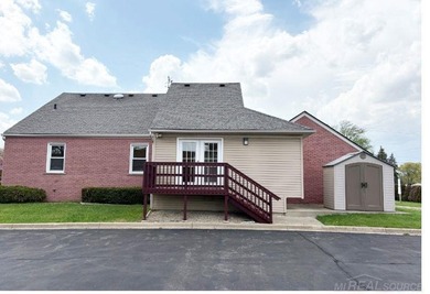 This ideal Schoenherr Rd location has been a thriving medical - photo 3