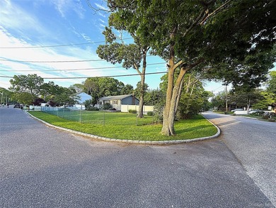Welcome to Heston Road - a charming Long Island home nestled on - photo 6