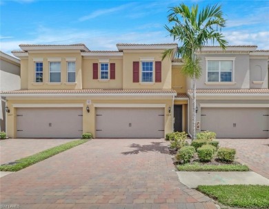 Lake Townhome/Townhouse For Sale in Fort Myers, Florida