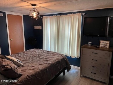 **MOTIVATED SELLER** Approx. 300 feet of lake frontage is a rare - photo 11