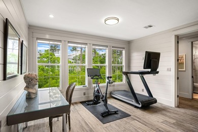 Rare opportunity to own a beautifully updated 5BR/4BA residence - photo 21