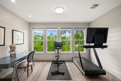 Rare opportunity to own a beautifully updated 5BR/4BA residence - photo 22