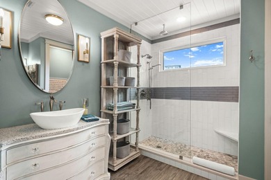 Rare opportunity to own a beautifully updated 5BR/4BA residence - photo 25