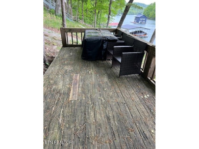 **MOTIVATED SELLER** Approx. 300 feet of lake frontage is a rare - photo 25