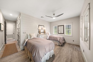 Rare opportunity to own a beautifully updated 5BR/4BA residence - photo 28