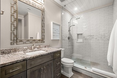 Rare opportunity to own a beautifully updated 5BR/4BA residence - photo 29