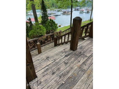 **MOTIVATED SELLER** Approx. 300 feet of lake frontage is a rare - photo 29