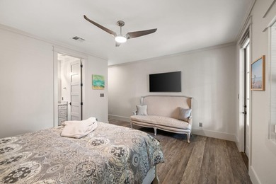 Rare opportunity to own a beautifully updated 5BR/4BA residence - photo 30