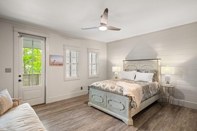 Rare opportunity to own a beautifully updated 5BR/4BA residence - photo 31