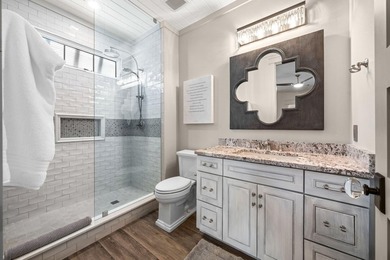 Rare opportunity to own a beautifully updated 5BR/4BA residence - photo 32