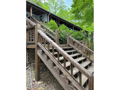 **MOTIVATED SELLER** Approx. 300 feet of lake frontage is a rare - photo 32