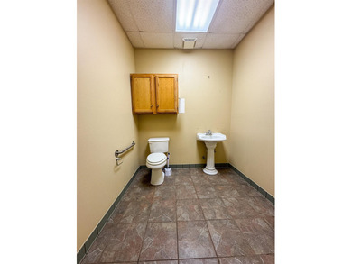 Limitless possibilities await with this exceptionally well-built - photo 33
