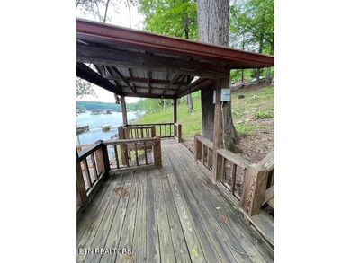 **MOTIVATED SELLER** Approx. 300 feet of lake frontage is a rare - photo 35