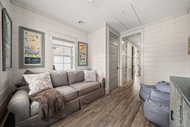 Rare opportunity to own a beautifully updated 5BR/4BA residence - photo 36