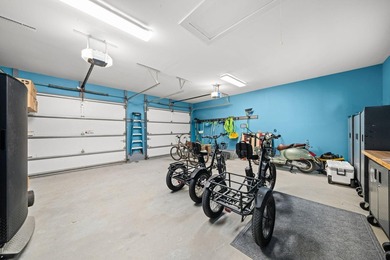 Rare opportunity to own a beautifully updated 5BR/4BA residence - photo 37
