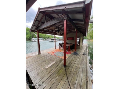 **MOTIVATED SELLER** Approx. 300 feet of lake frontage is a rare - photo 41