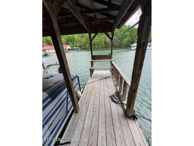 **MOTIVATED SELLER** Approx. 300 feet of lake frontage is a rare - photo 42