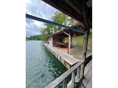 **MOTIVATED SELLER** Approx. 300 feet of lake frontage is a rare - photo 44