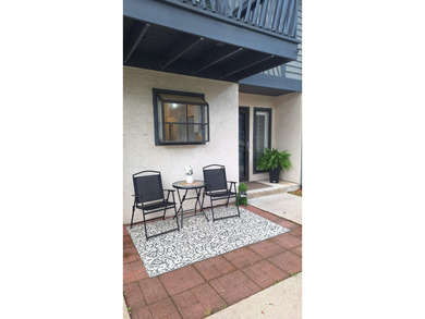 Perfect location and fully furnished! Centrally located in the - photo 2