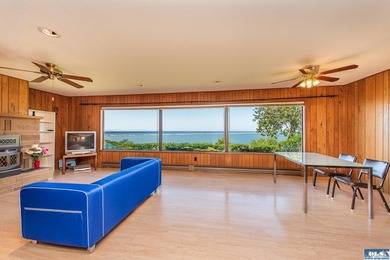 Rare, stunning waterfront property ready for your remodel - photo 12