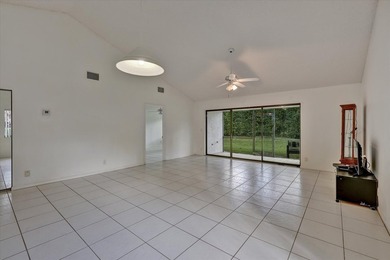 Welcome to this charming and beautifully upgraded 3-bedroom - photo 17