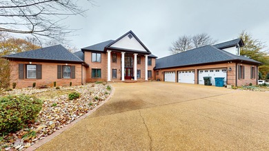 Lakewood Lake Home For Sale in Dyersburg Tennessee