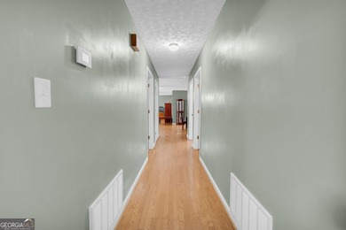 Charming 3-bedroom, 2.5-bath ranch home situated on a spacious 1 - photo 31