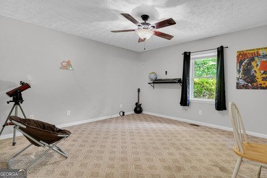 Charming 3-bedroom, 2.5-bath ranch home situated on a spacious 1 - photo 42