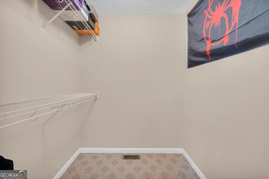 Charming 3-bedroom, 2.5-bath ranch home situated on a spacious 1 - photo 44