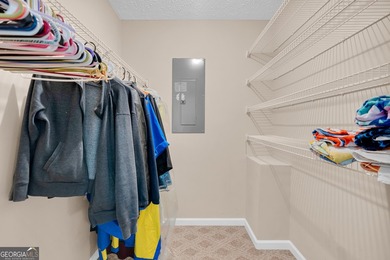 Charming 3-bedroom, 2.5-bath ranch home situated on a spacious 1 - photo 45