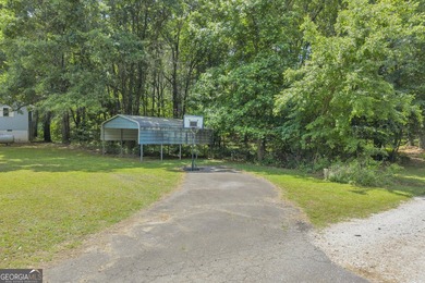 Charming 3-bedroom, 2.5-bath ranch home situated on a spacious 1 - photo 46