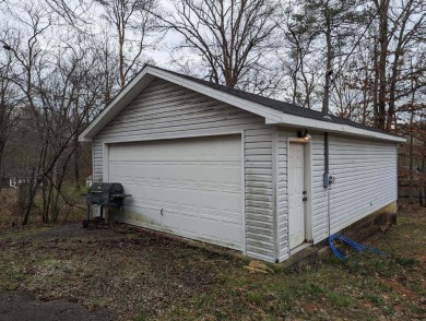 Lake Home For Sale in Somerset, Kentucky