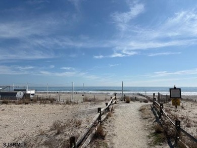 Fantastic views of ocean & boardwalk from this pristine studio - photo 4