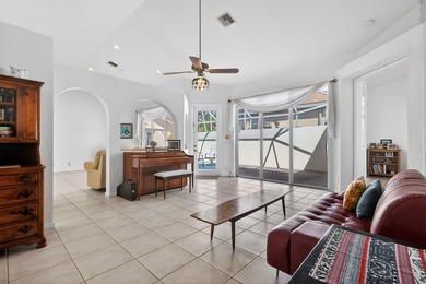 Welcome home to this unique, one of a kind home in Delray! About - photo 8