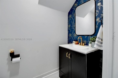 Beautiful and well-maintained home located in a quiet and - photo 9