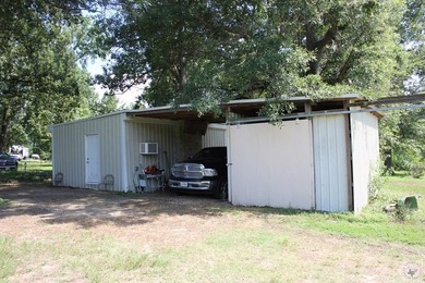 Home is on large lot has plenty of covered parking, pull through - photo 8