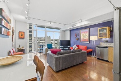 Stylish unit in a gleaming glass tower with stunning views of