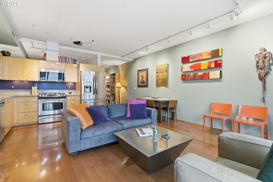 Stylish unit in a gleaming glass tower with stunning views of