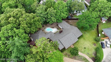 Situated on a quiet cul-de-sac in the heart of Diamondhead, this - photo 28