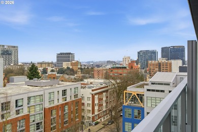 Stylish unit in a gleaming glass tower with stunning views of