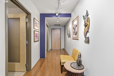 Stylish unit in a gleaming glass tower with stunning views of