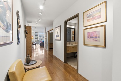 Stylish unit in a gleaming glass tower with stunning views of