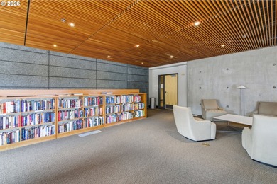 Stylish unit in a gleaming glass tower with stunning views of