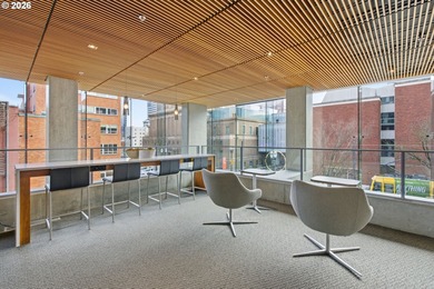 Stylish unit in a gleaming glass tower with stunning views of